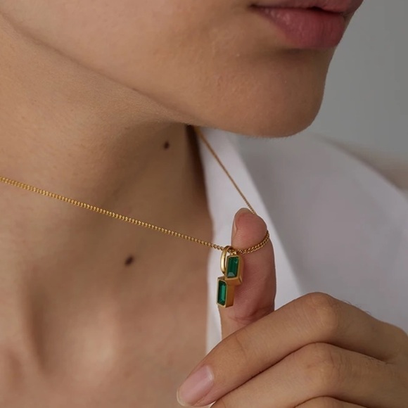 New Emerald Green Gemstone 18K Gold Plated Necklace - Picture 4 of 16
